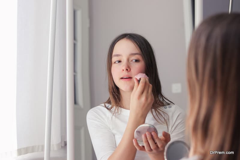 tween doing Makeup